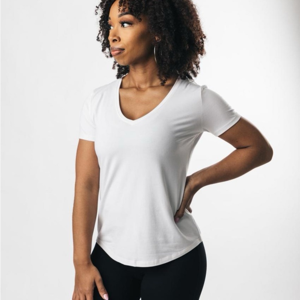 Alphalete premium v neck